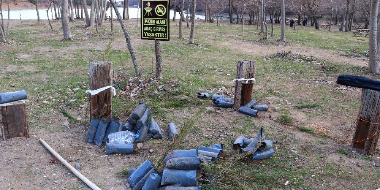 Atalarından Miras Kalan Topraklara Fidan Diktiler