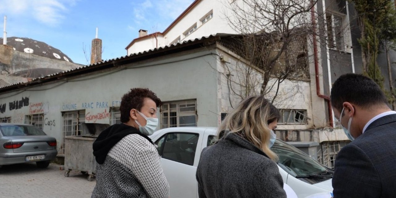 Eski Şehir Hamamı Ve Çevresinde İnceleme