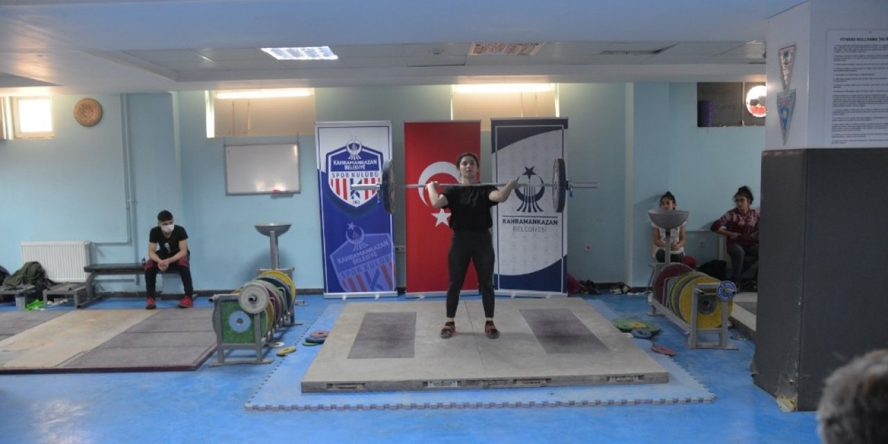 Kahramankazan’da Online Halter Şampiyonası