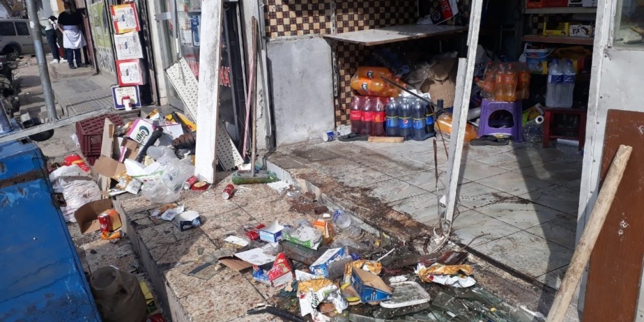 Işık İhlali Yapan Halk Otobüsü İş Yerine Daldı: 1 Ölü, 1 Yaralı