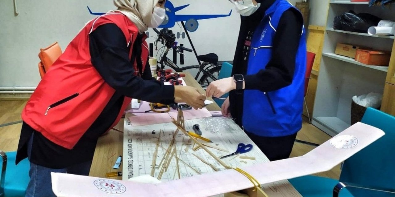 İ̇l Müdürü Kabakcı, Kursiyerlerin Sertifikalarını Verdi