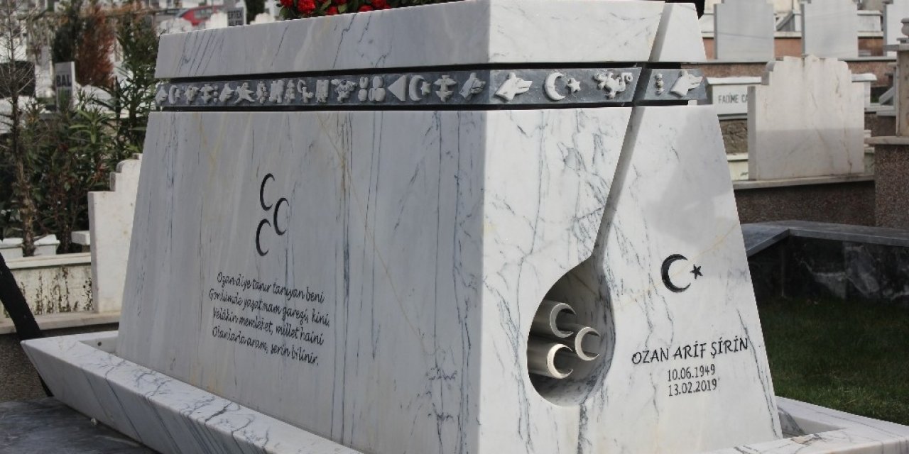 Ozan Arif Dualarla Anıldı