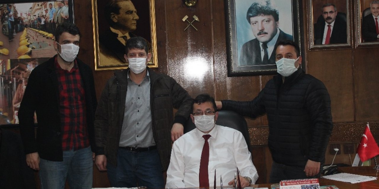 Amasralı Kazmacı Ustalarından Kaya’ya Tebrik Ziyareti