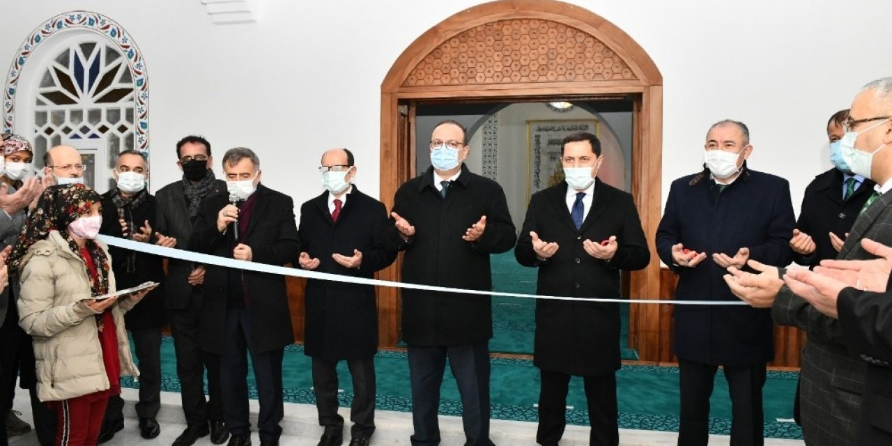 Dinî Külliye İbadete Açıldı