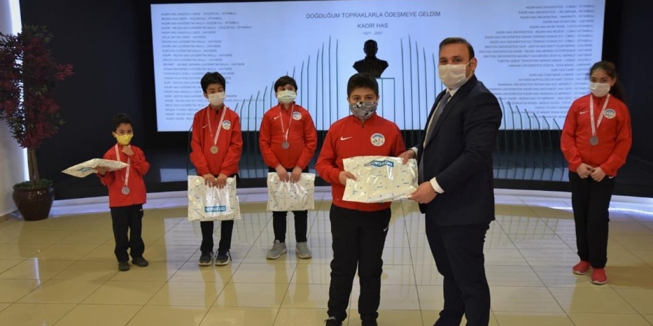 Müsabakalarda Dereceye Giren Sporcular Spor A.ş.’yi Ziyaret Etti