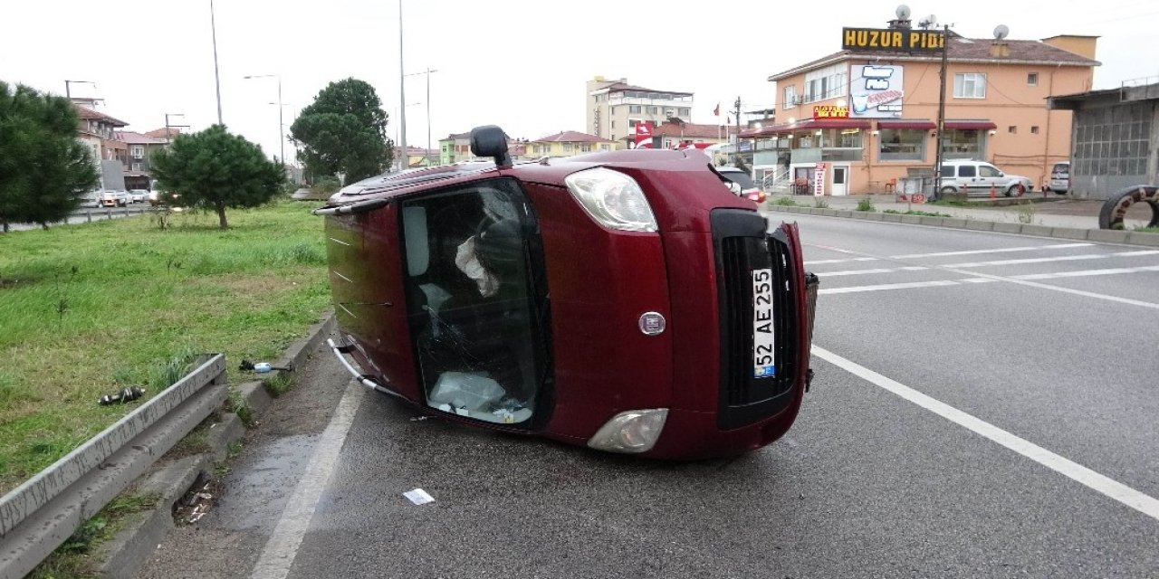 Samsun’da Takla Atan Aracın Sürücüsünü Emniyet Kameri Kurtardı