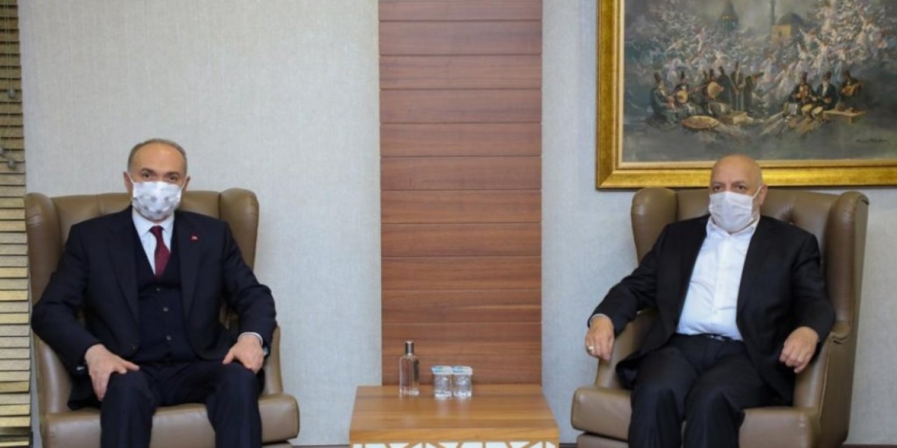 Başkan Özlü Adına 100 Fidan Bağışlandı