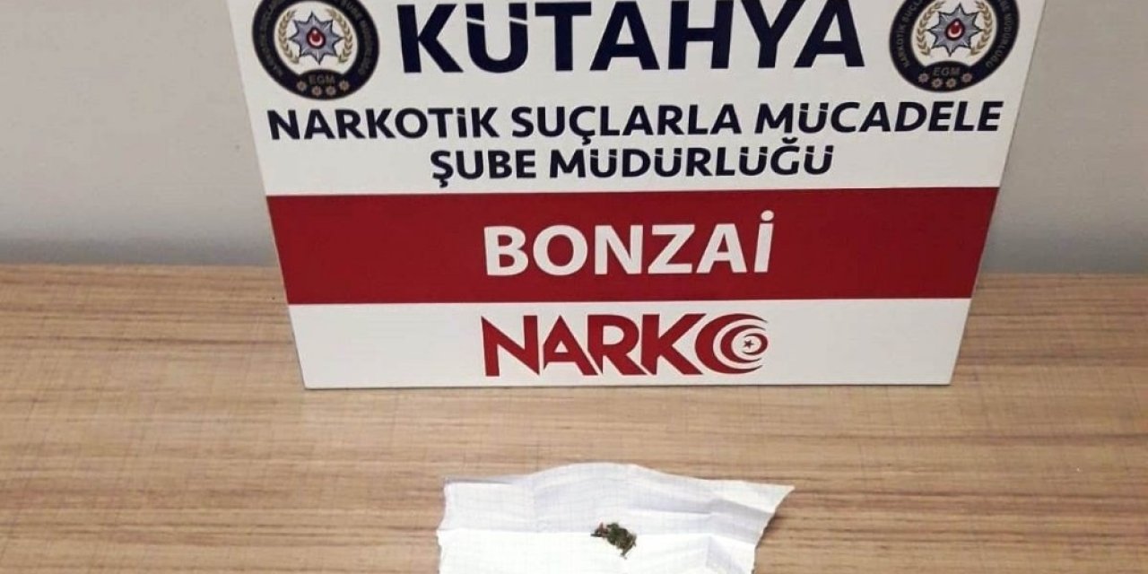 Kütahya’da Şüpheli Şahsın Üzerinde Uyuşturucu Çıktı