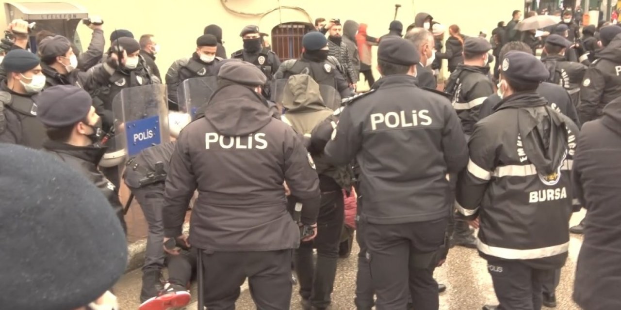 Bursa’da İzinsiz Gösteriye Gözaltı
