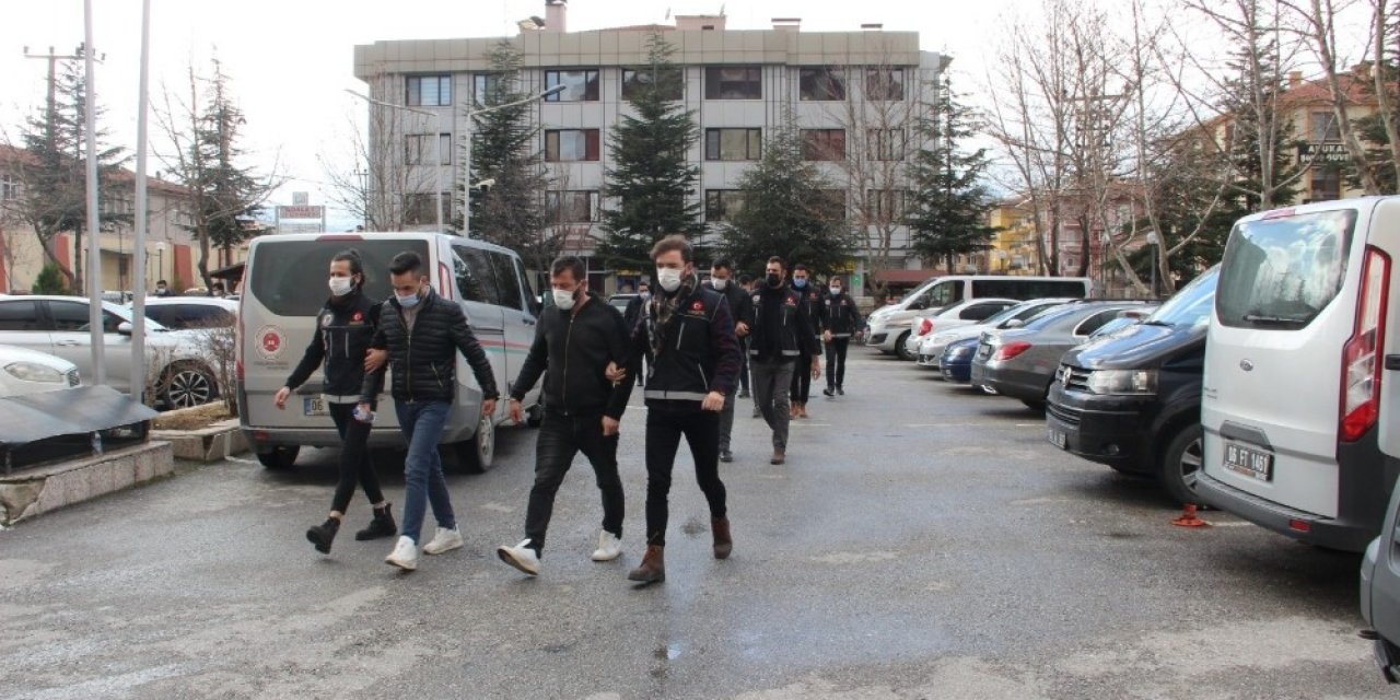 Uyuşturucu Operasyonunda Yakalanan 4 Kişi Tutuklandı