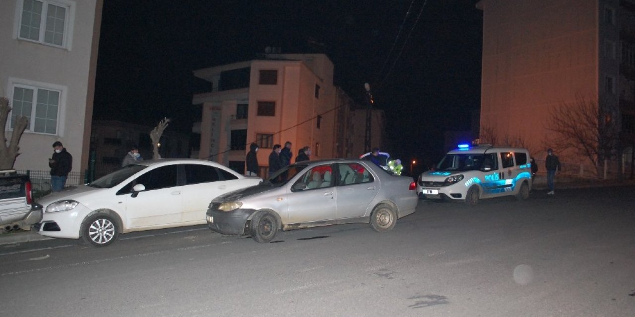 Park Halindeki Otomobile Çarpıp Kayıplara Karıştı