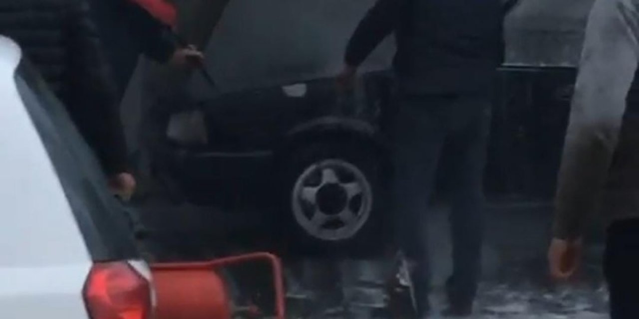 Yıkamaya Getirdiği Aracı Küle Döndü