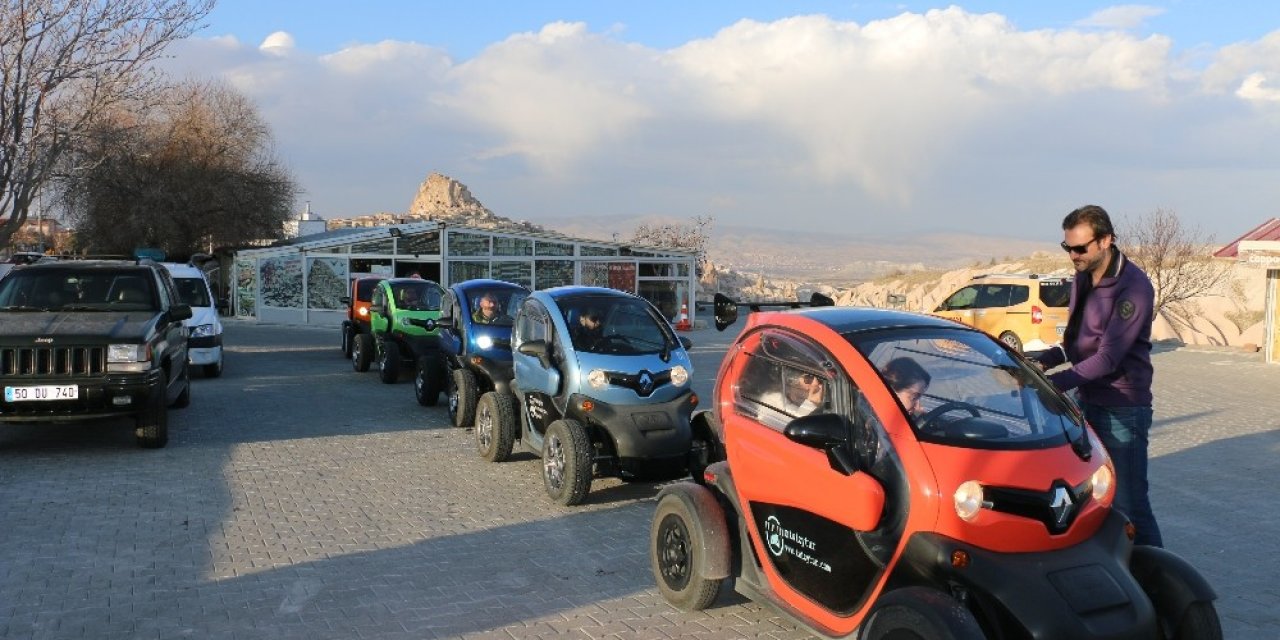 Kapadokya’da Elektrikli Twizyler Turlara Başladı