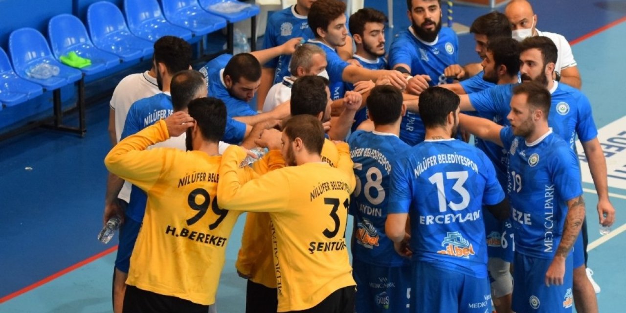 Nilüferli Hentbolcuların Galibiyet Sevinci