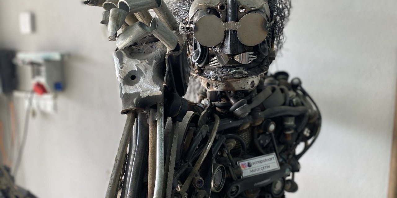 Hurda Parçalarından 3 Robot Yaptı, Sıra Dördüncü Robotta