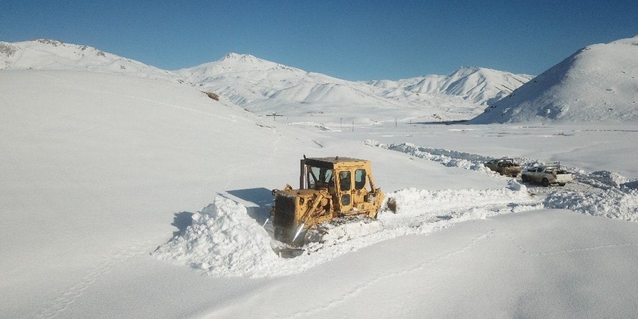 1 Aydır Kapalı Yayla Yolu Açıldı