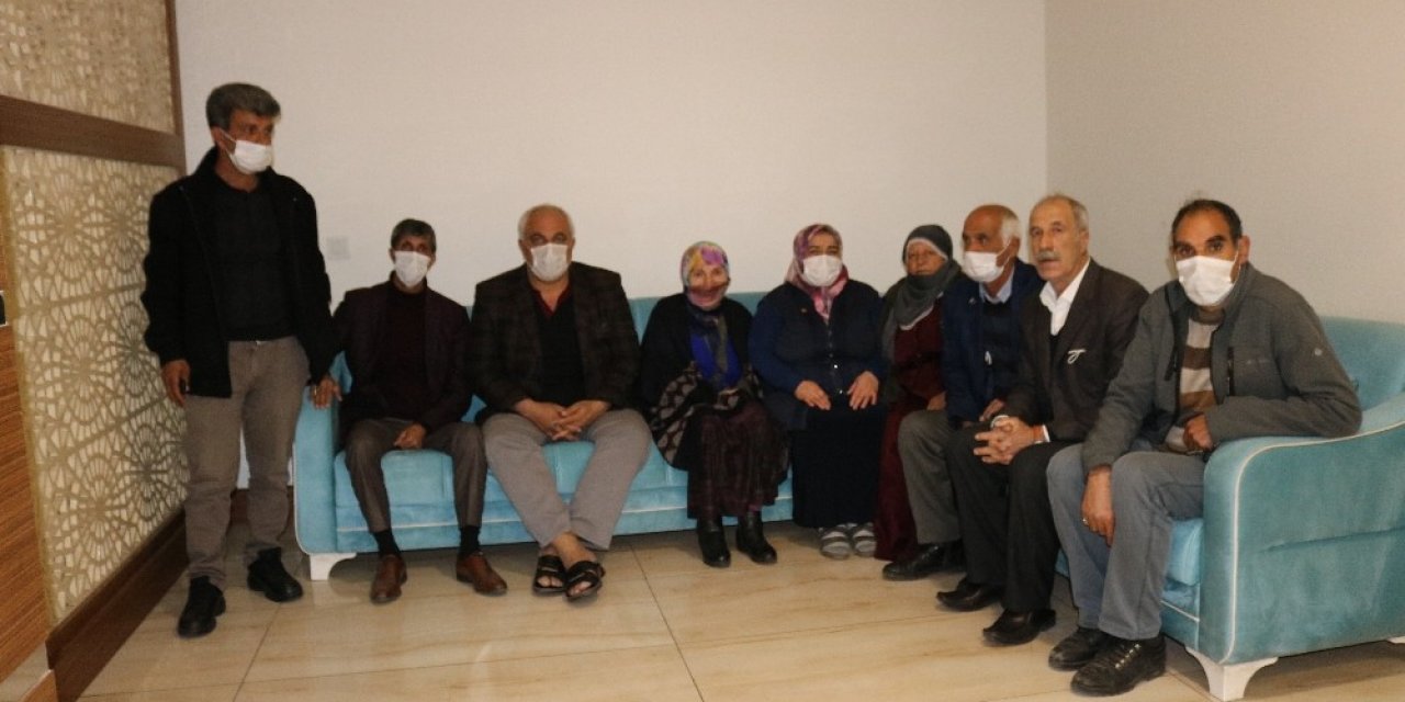 Kısıtlamaya Rağmen Aileler, Evlat Nöbetine Kararlılıkla Devam Ediyor