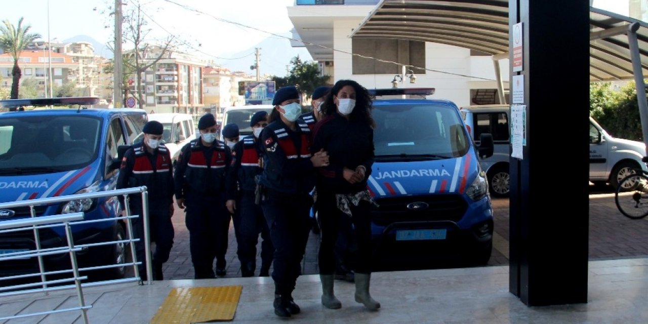 Pompalı Tüfekli Baskın Yapıp 3 Kişinin Yaralanmasına Neden Olan Kadın Adliyeye Sevk Edildi