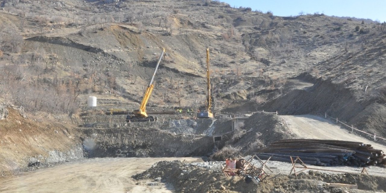 Şırnak-van Karayolu Yapımına Tekrar Başlandı