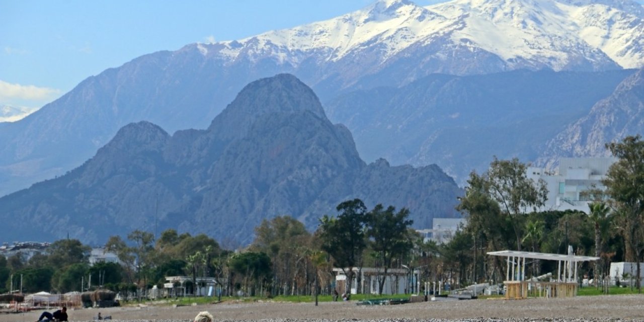 Antalya’da Şubat Ayının Ortasında Kıskandıran Görüntüler
