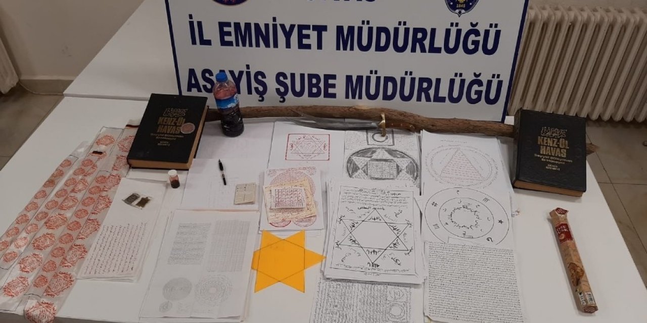 Büyücüler Ölümle Tehdit Edip Para İstedi