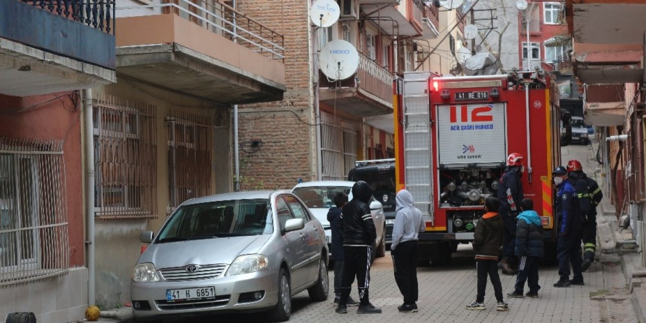 Sobada Patlayan Pil İtfaiye Ekiplerini Alarma Geçirdi