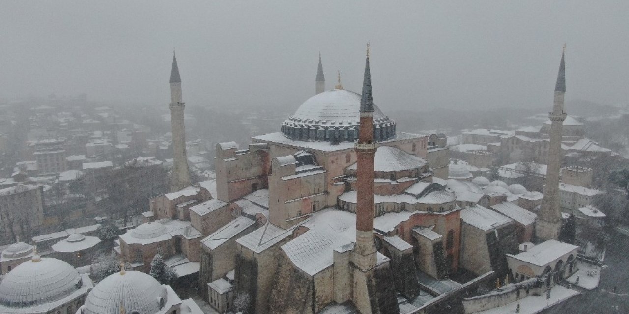 Beyaz Gelinliğini Giyen Tarihi Yarımada Havadan Görüntülendi