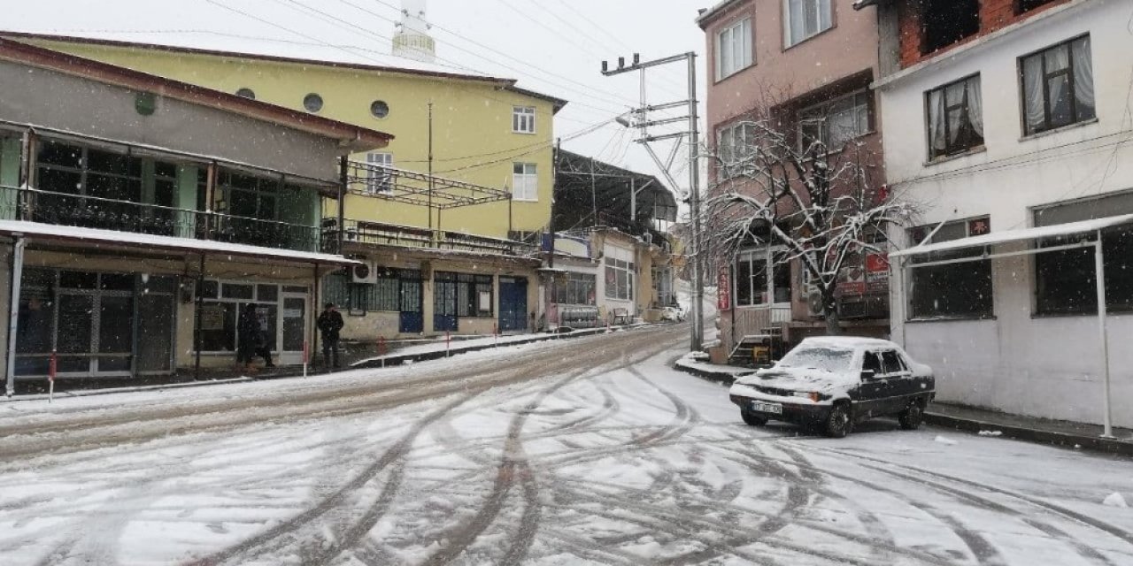Kazdağları’nda Kar Yağışı Etkili Oluyor