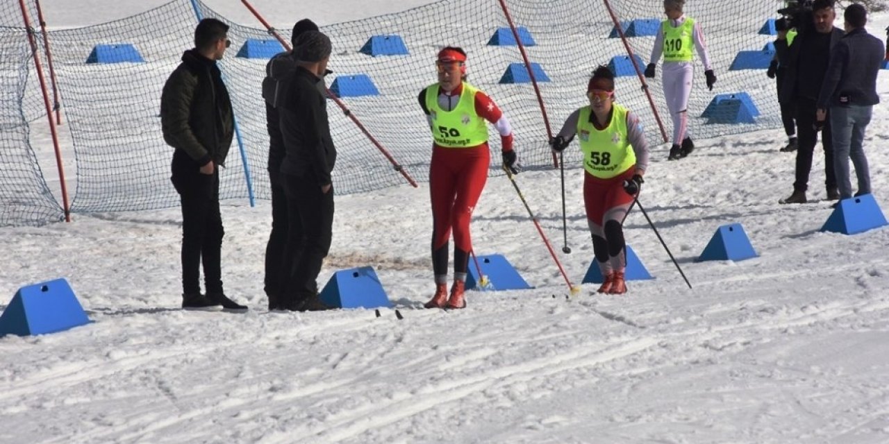 25 İlden 320 Kayakçı, Türkiye Finalleri İçin Bitlis’te Mücadele Etti