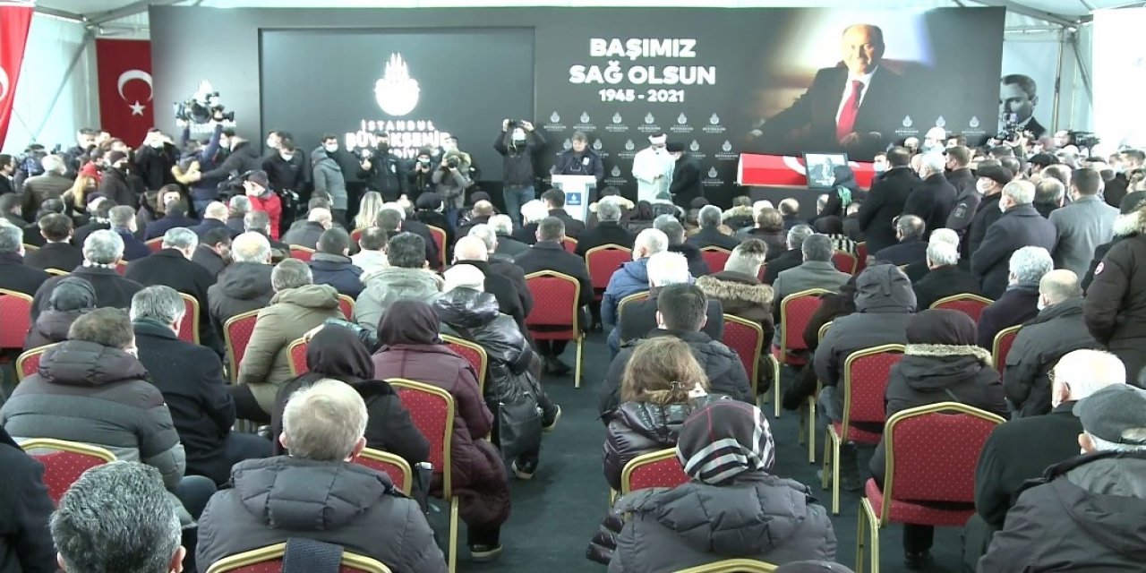 Kadir Topbaş İçin İ̇stanbul Büyükşehir Belediyesi’nde Tören Düzenledi