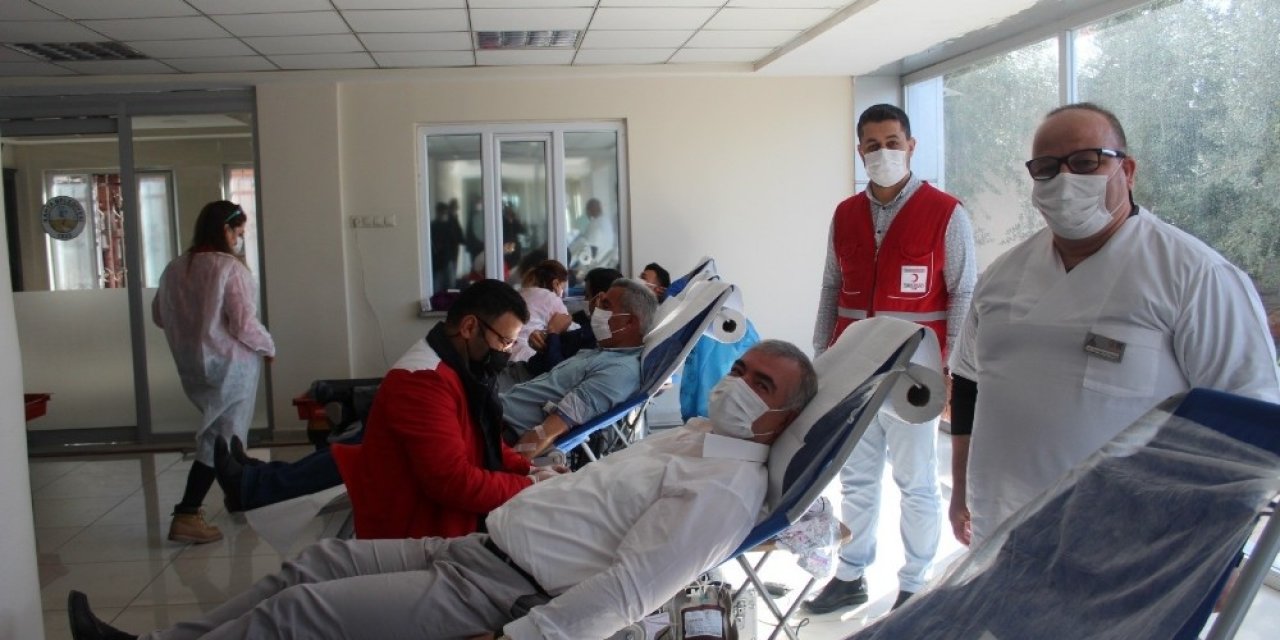 Kahta Belediyesi’nden Kızılay’a Kan Desteği
