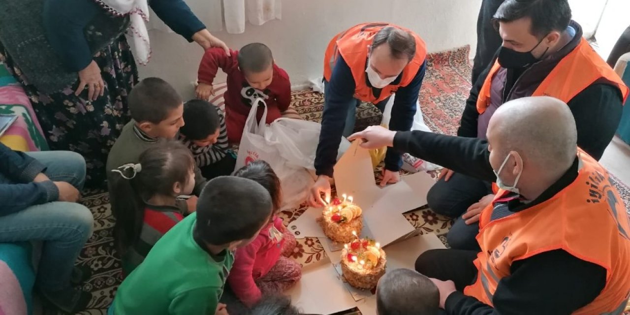 İ̇yilik İ̇çin Derneği’nden Kısıtlamada Çocuklara Doğum Günü Sürprizi