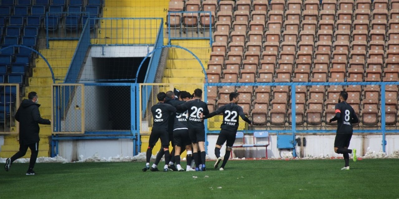 2. Lig Kırmızı Grup: Kardemir Karabükspor: 0 - Bayburt Özel İ̇darespor: 3
