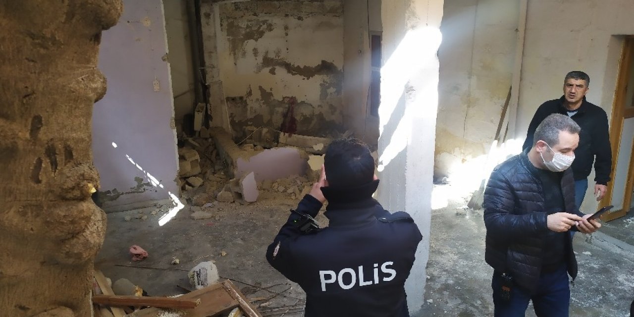 Çöken Duvarın Altında Kalan İşçi Hayatını Kaybetti