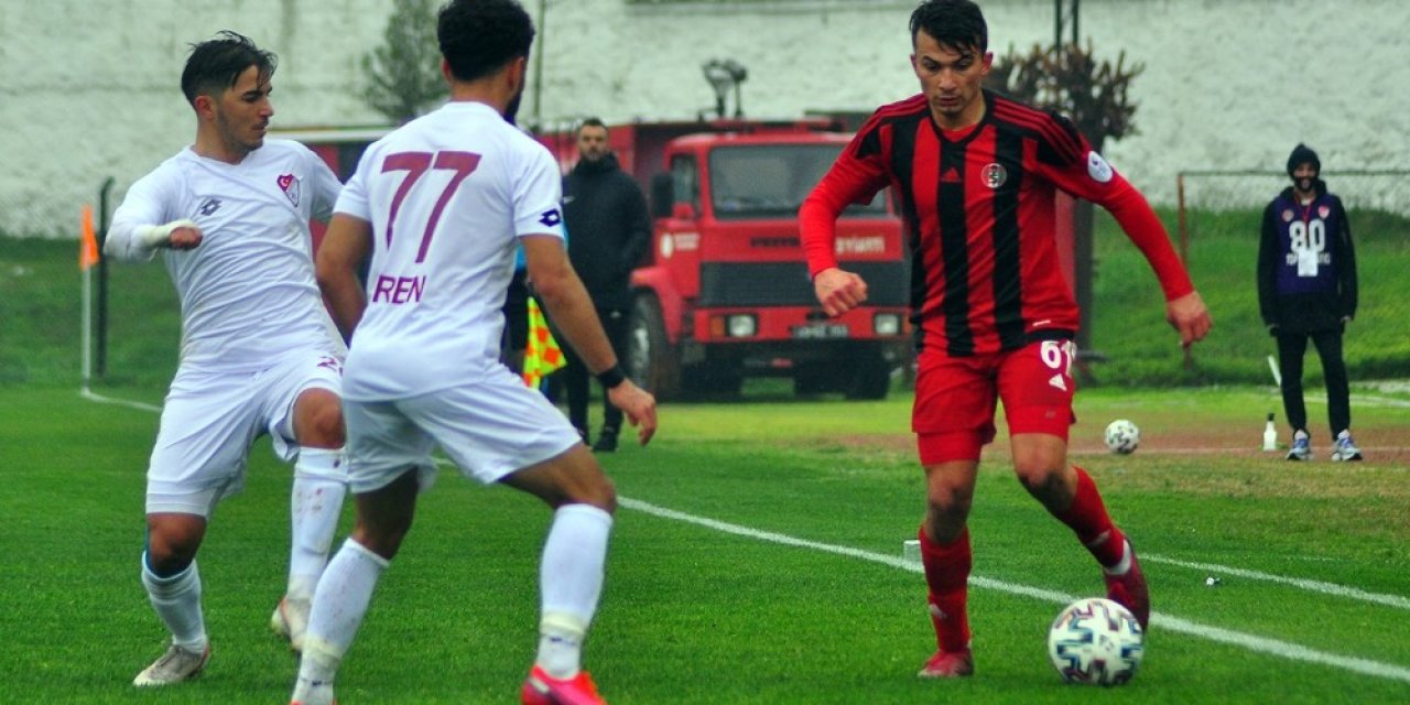 2. Lig Kırmızı Grup: Turgutluspor: 3 - Tetiş Yapı Elazığspor: 1