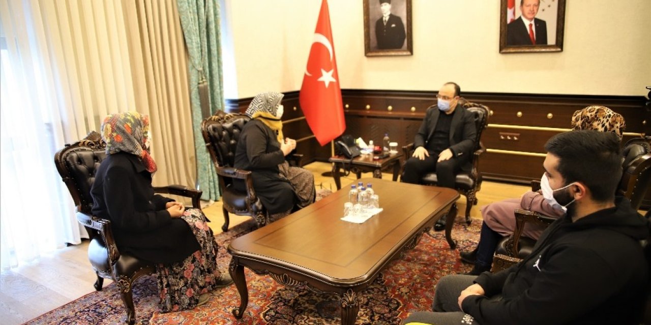 Cumhurbaşkanından Talepte Bulunan Kadınları, Vali Misafir Etti