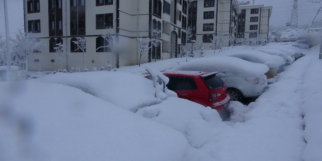 Kocaeli’de Kar Yağışı Devam Ediyor