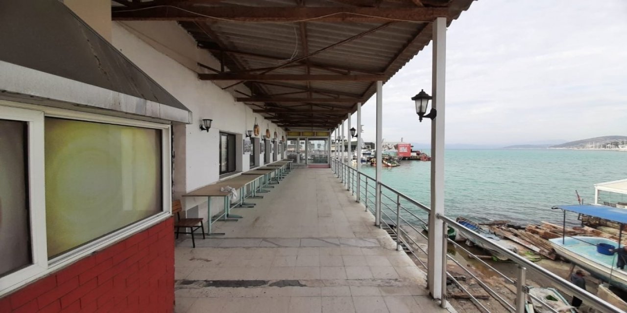 Kuşadası’ndaki Ünlü Balıkçılar Kahvesini Belediye İşletecek