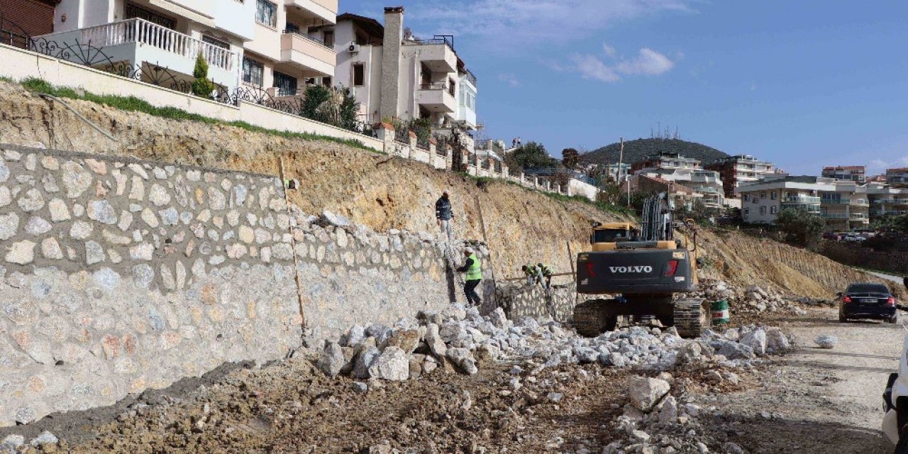 Enver Reis Caddesi’ndeki Çalışmalar Son Aşamaya Geldi