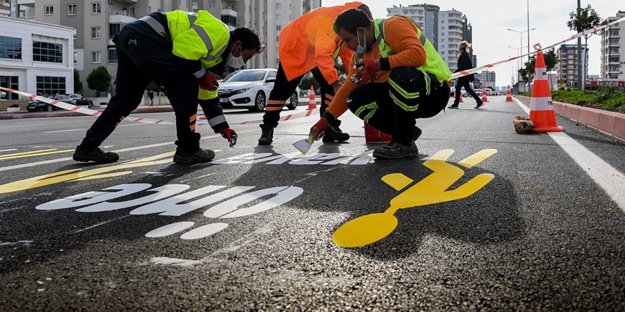 Mersin’de Yaya Geçitleri Görme Engellilere Uygun Hale Getiriliyor