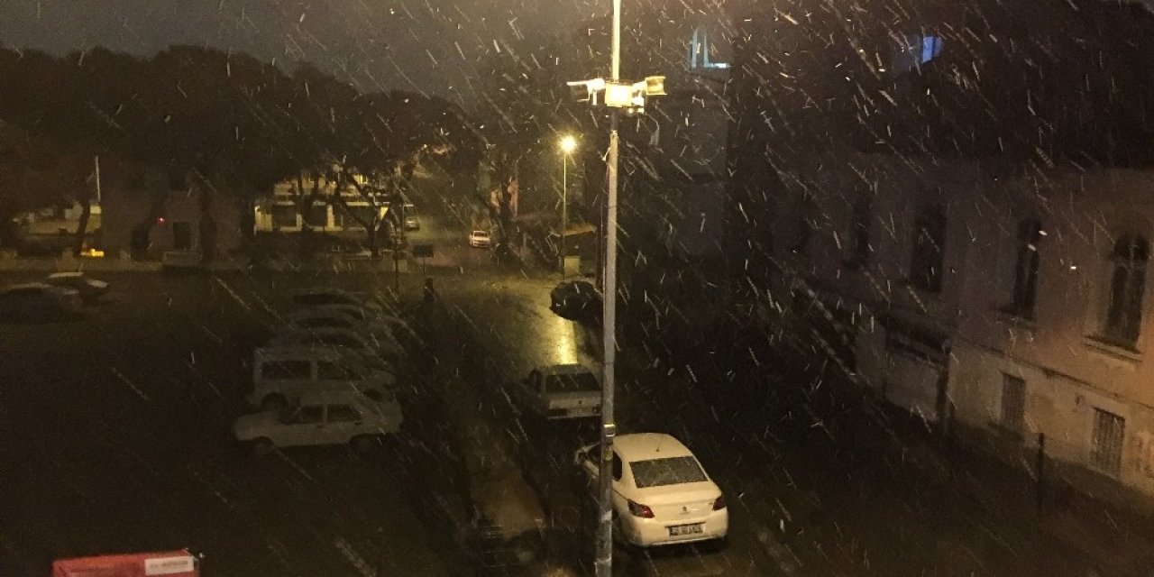 Alaşehir’de Eğitime Kar Engeli