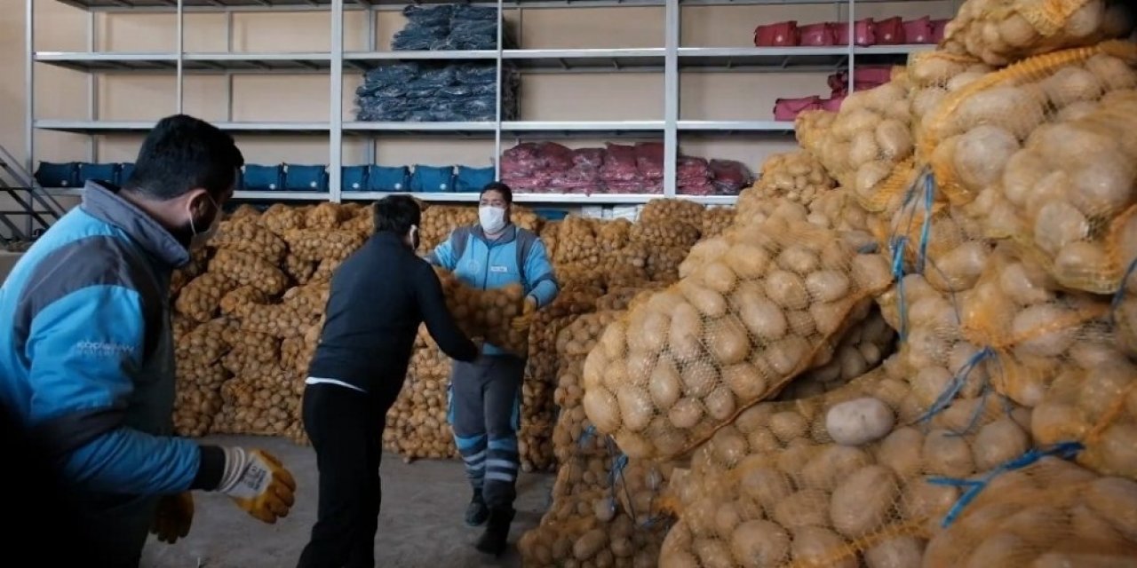 Kocasinan Belediyesi’nden İhtiyaç Sahiplerine 80 Ton Patates