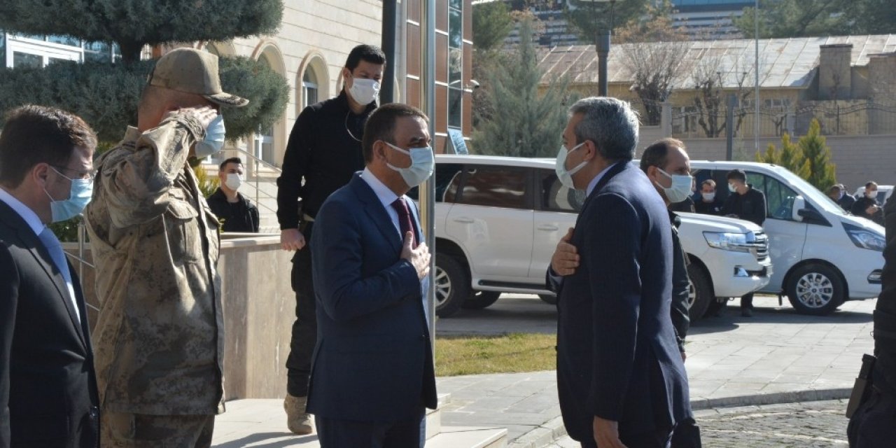 Bakan Yardımcısı Baydaş Ve Jandarma Genel Komutanı Çetin, Siirt Valisi Hacıbektaşoğlu’nu Ziyaret Etti
