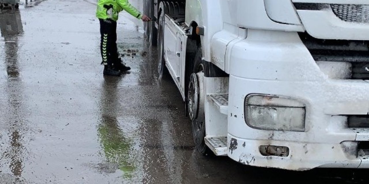 Yük Ve Yolcu Taşıyan Araçlara Kış Lastiği İle Zincir Denetimi