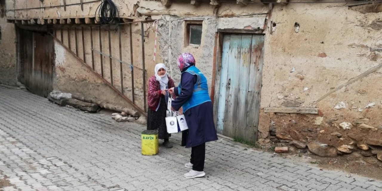 Belediyeden Esnaf Ve Vatandaşlara Destek
