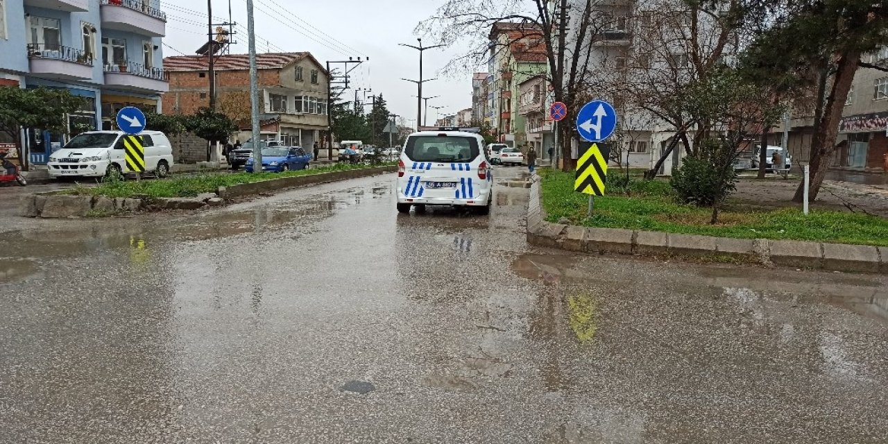 Yaşlı Çifte Çarpan Sürücü Kaçtı