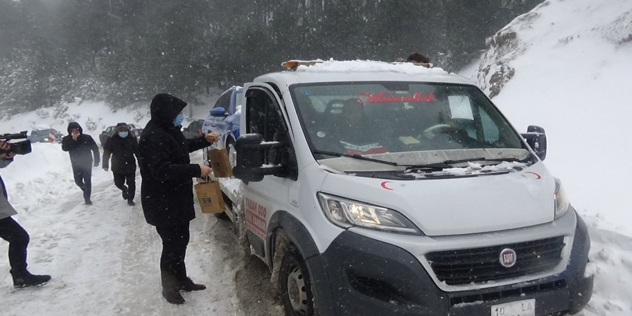 Kazdağları’nda Dağ Evlerinde Mahsur Kalan 30 Kişiye Ulaşıldı