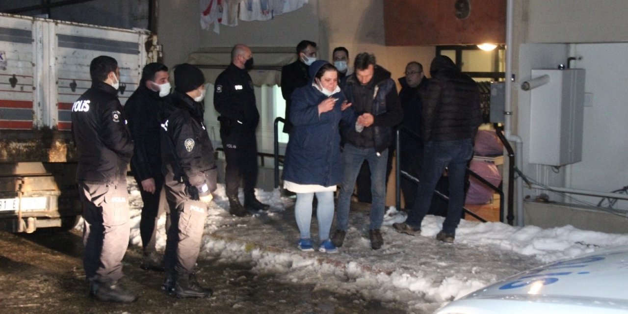 Sevgilisi Tarafından Öldürülen Kadının Ablası Cinayeti Önlemek İçin Namluya Sarıldı