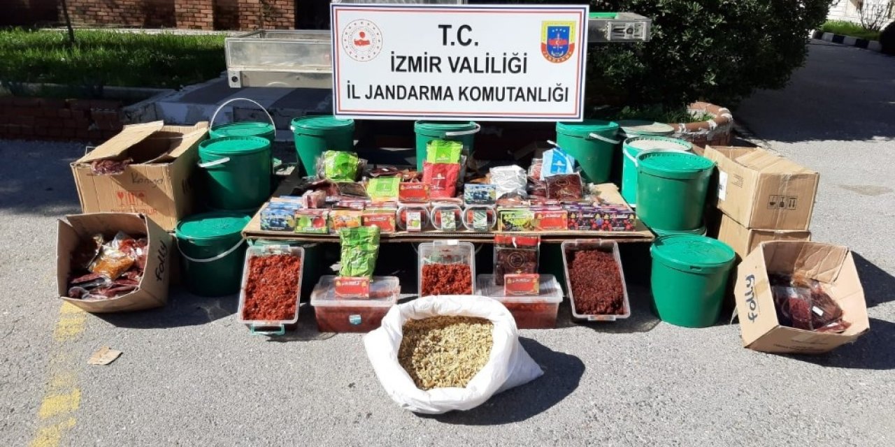 İ̇zmir’de Tütün Kaçakçılarına Yüzbinlerce Liralık Darbe