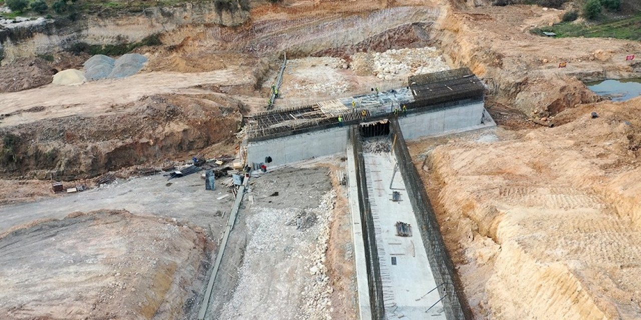 Büyükşehir Belediyesi Ekipleri, 4. Çevre Yolu İçin Gece Gündüz Çalışıyor